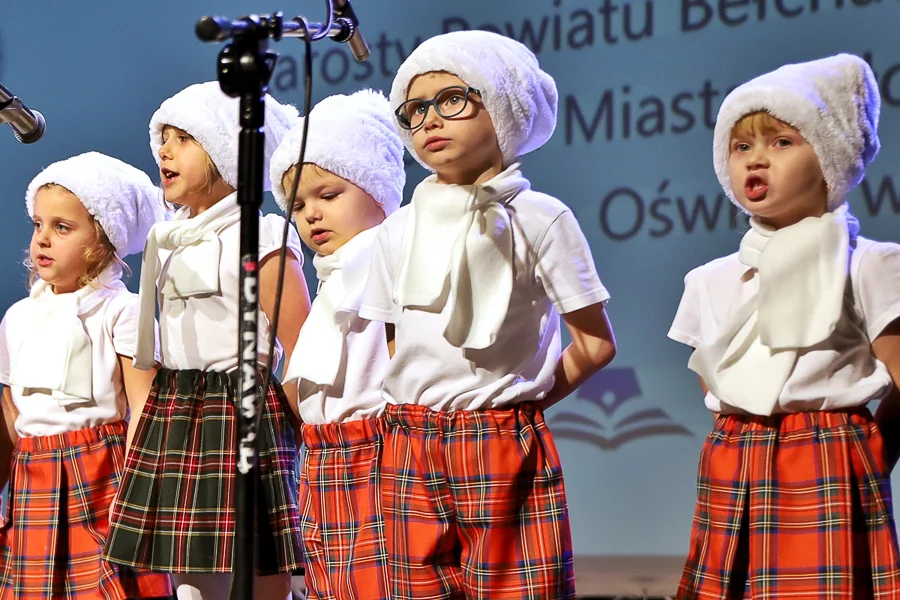Koncert uczniów z Bełchatowa i regionu. Wśród gości dyrektor organizacji UNICEF [FOTO] - Zdjęcie główne