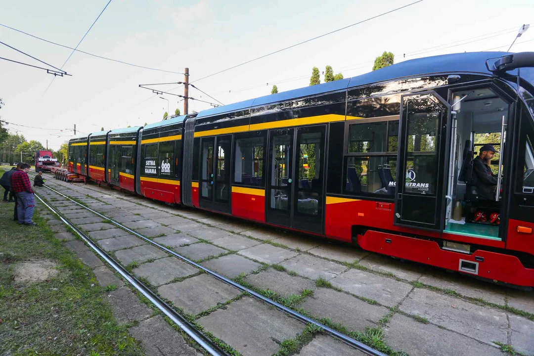 Nowe tramwaje Moderus Gamma docierają do Łodzi