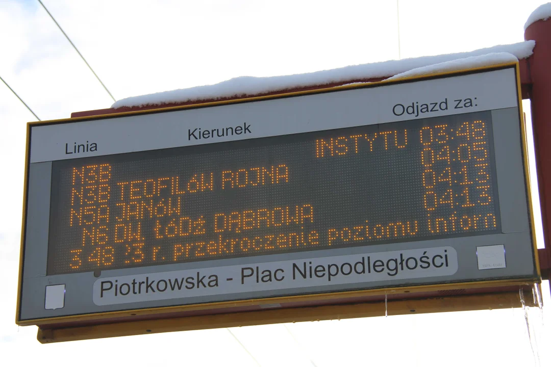 Przystanek Piotrkowska - plac Niepodległości w Łodzi i pętla autobusowa