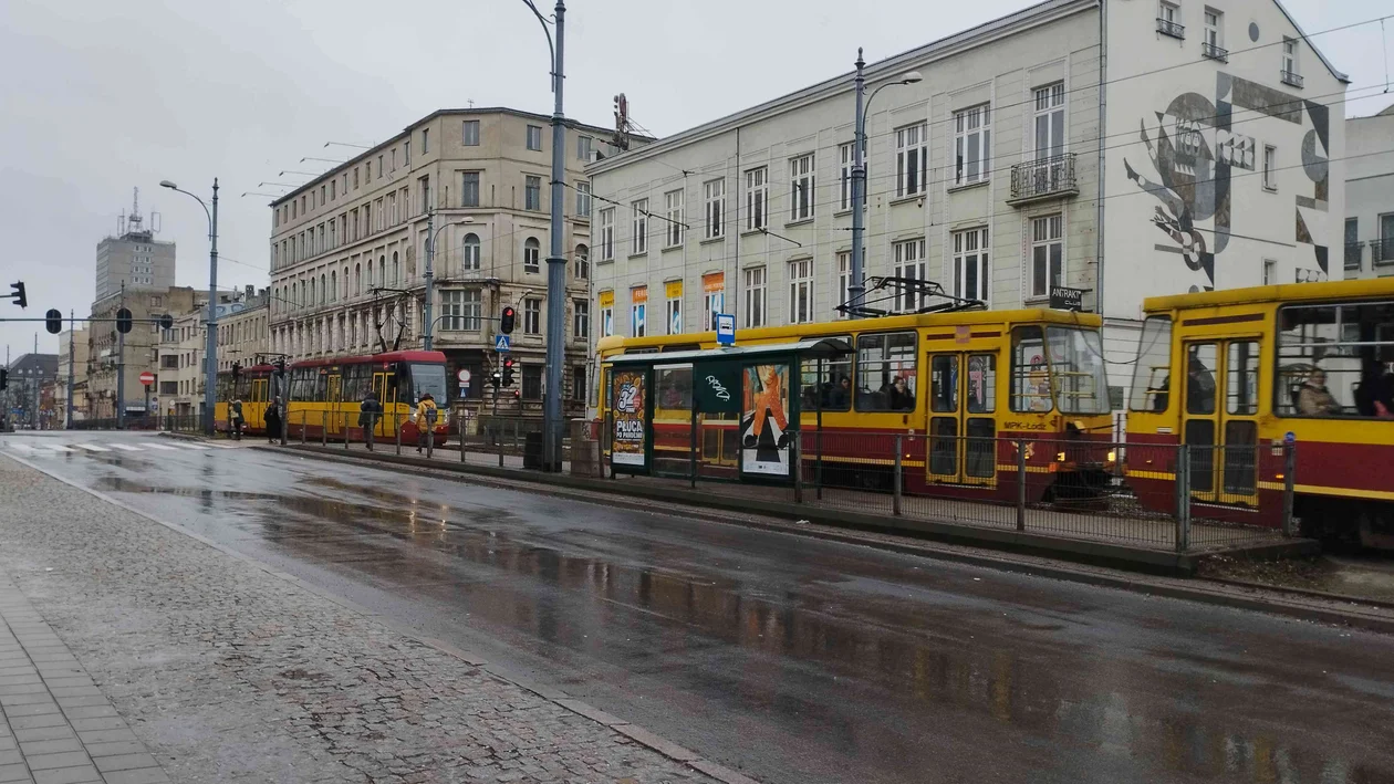 Na ul. Zachodnią wróciły tramwaje. Niebawem mają pojechać także Legionów i Gdańską [ZDJĘCIA] - Zdjęcie główne