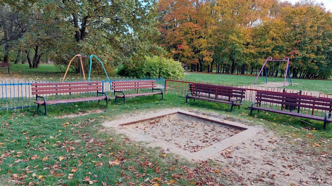 Plac zabaw w Parku nad Jasieniem