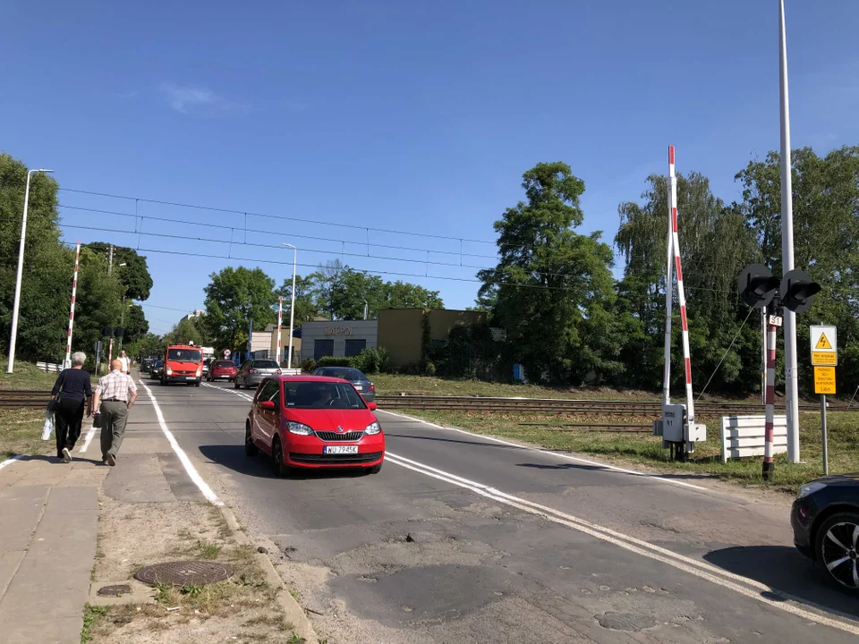Akcja "Bezpieczny przejazd" przy przejeździe kolejowym w Łodzi