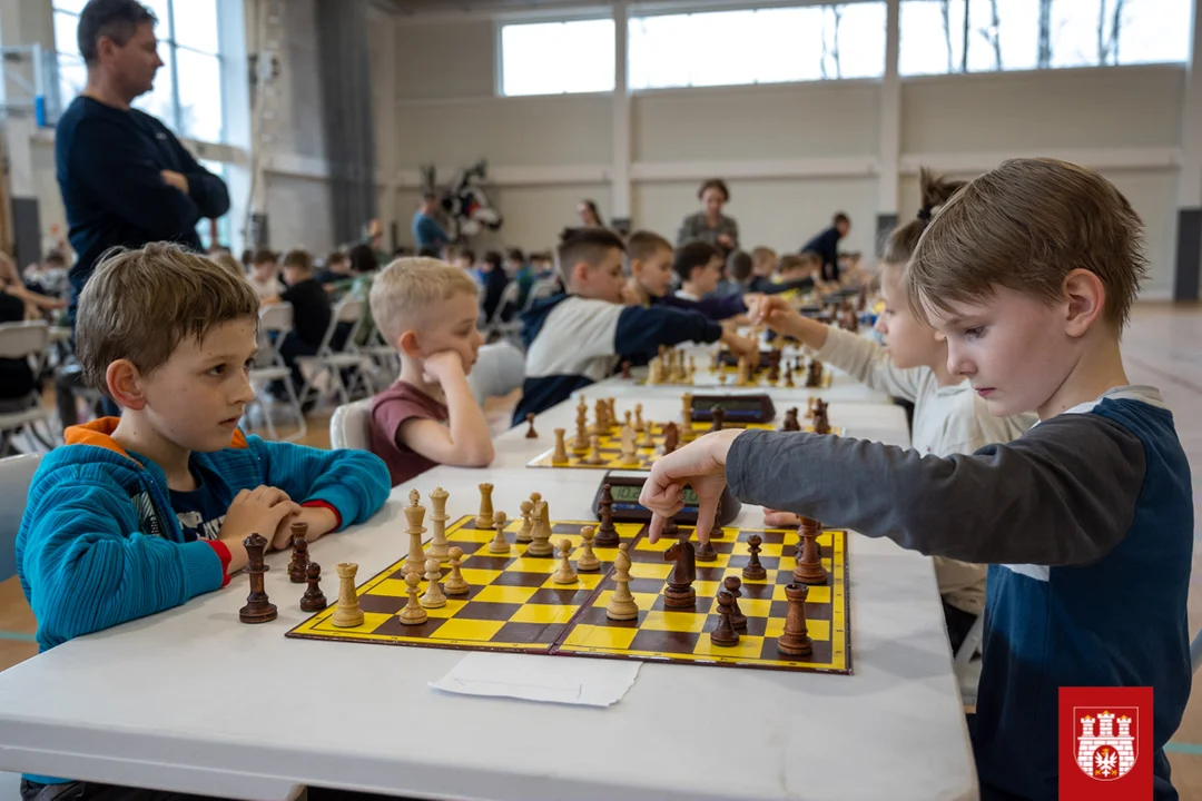 Dzieciaki walczyły o puchar w Mistrzostwach Zgierza w Szachach Szybkich - Zdjęcie główne