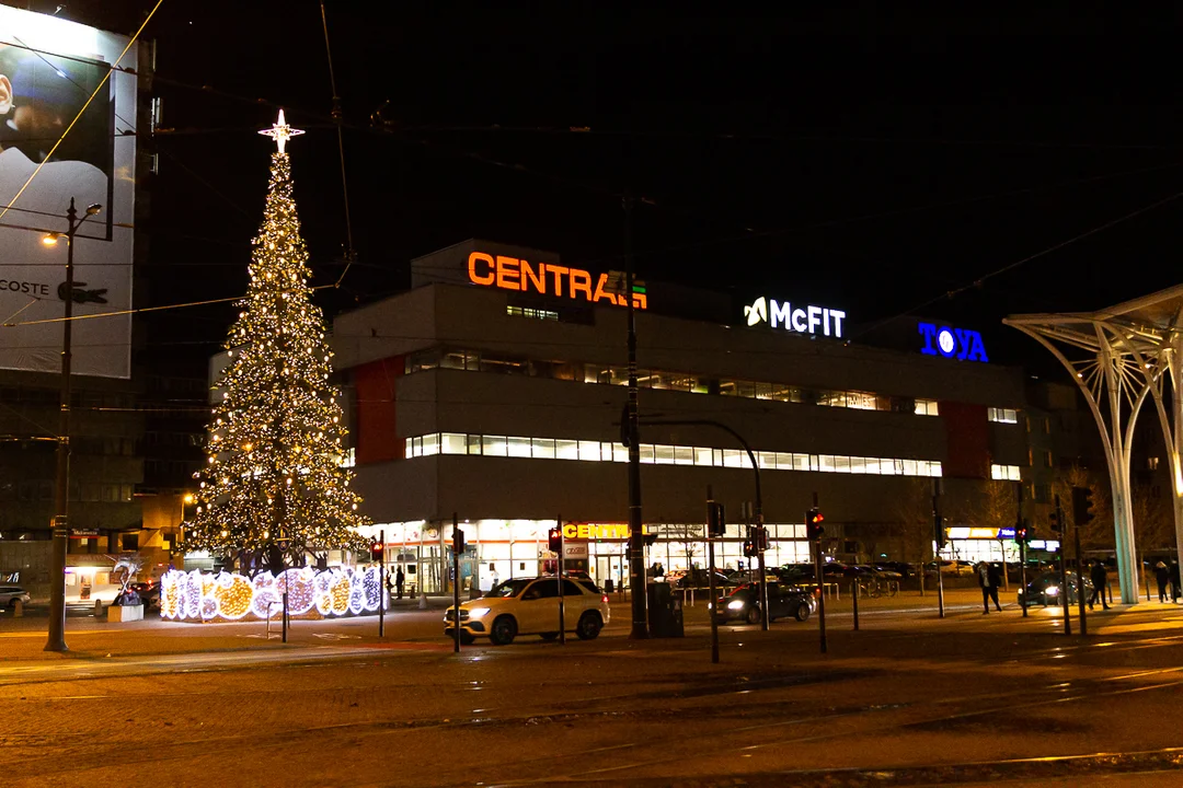 Świąteczna iluminacja na ul. Piotrkowskiej