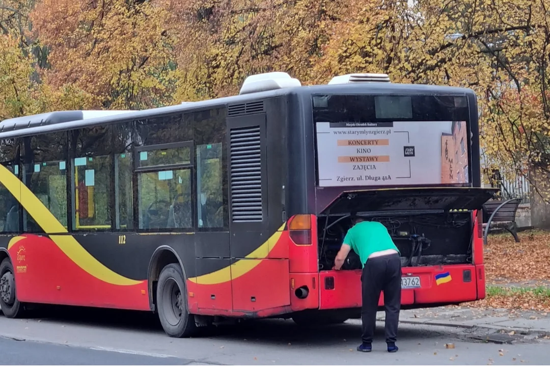 Zgierskie autobusy nie przejeżdżają lub stoją popsute na przystankach.