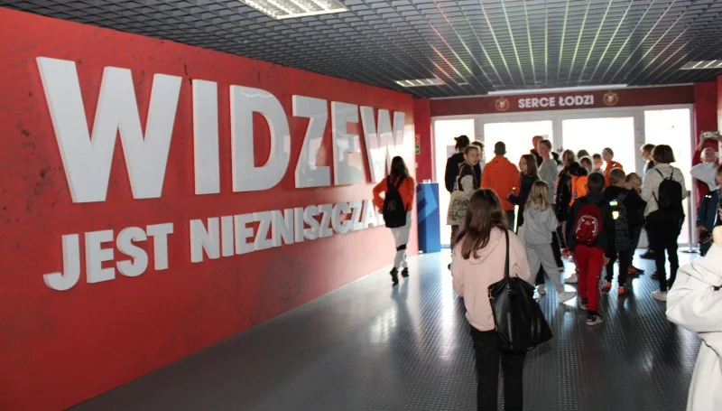 Dzieci z gminy Zelów odwiedziły stadion Widzewa Łódź [FOTO] - Zdjęcie główne