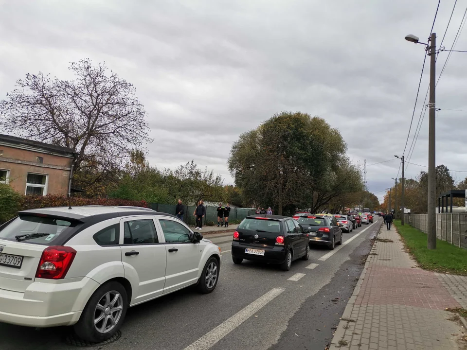 Dzień Wszystkich Świętych na cmentarzu komunalnym w Zgierzu