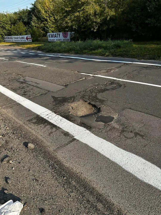 W takich warunkach jeździmy po ul. Świętej Teresy w Łodzi