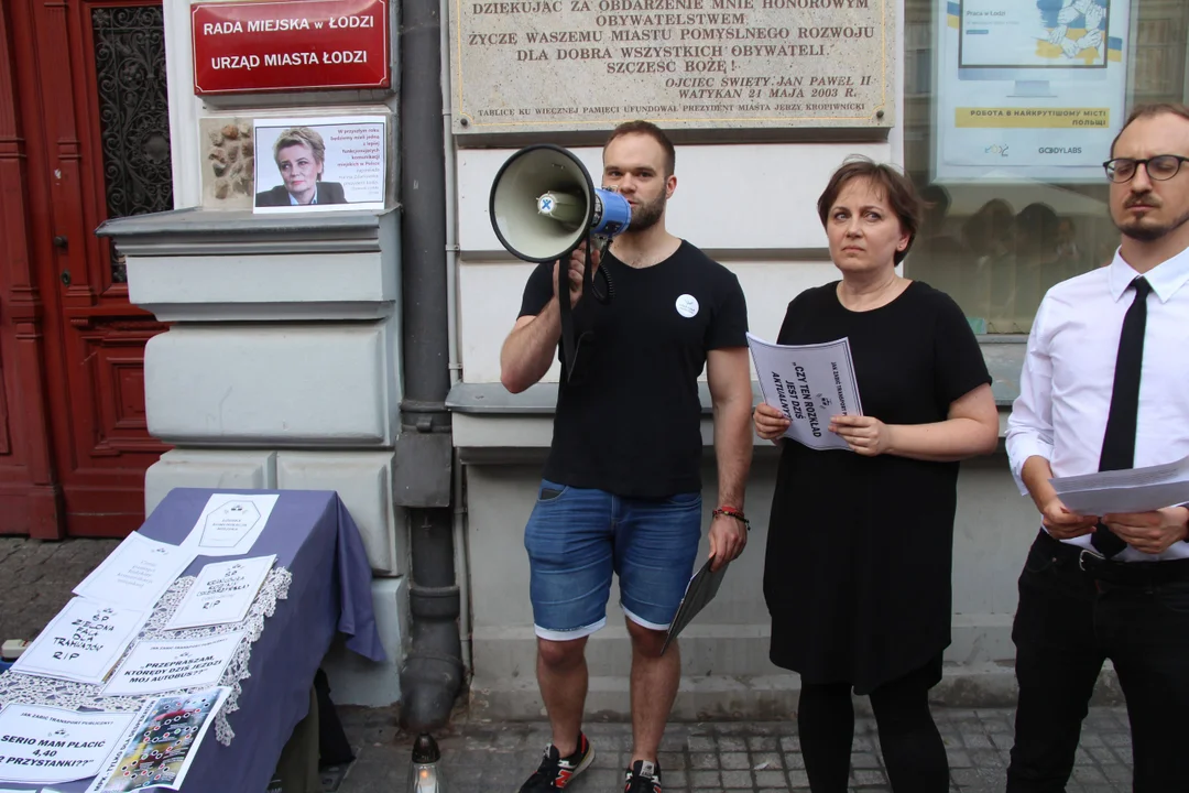 „Pogrzeb Łódzkiej Komunikacji Miejskiej” na Piotrkowskiej