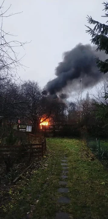 Pożar samochodu osobowego na ulicy Drewnowskiej w Łodzi