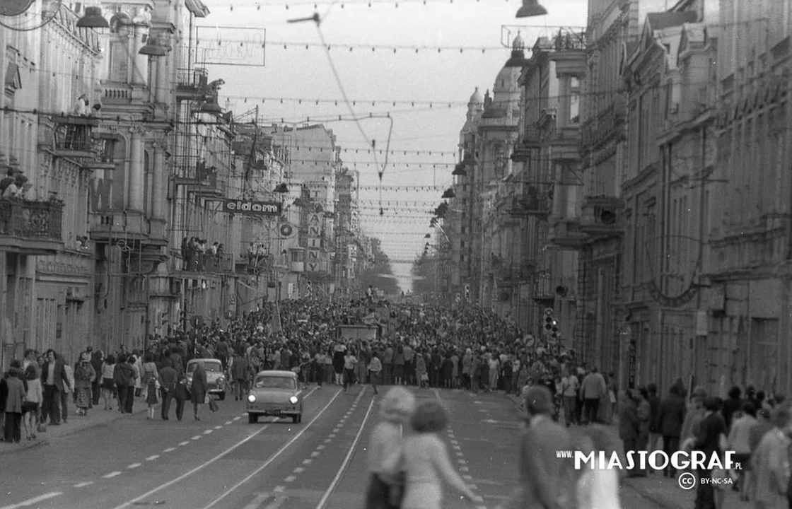 Juwenalia w Łodzi w latach 90. Zobacz, jak bawili się studenci [galeria] - Zdjęcie główne