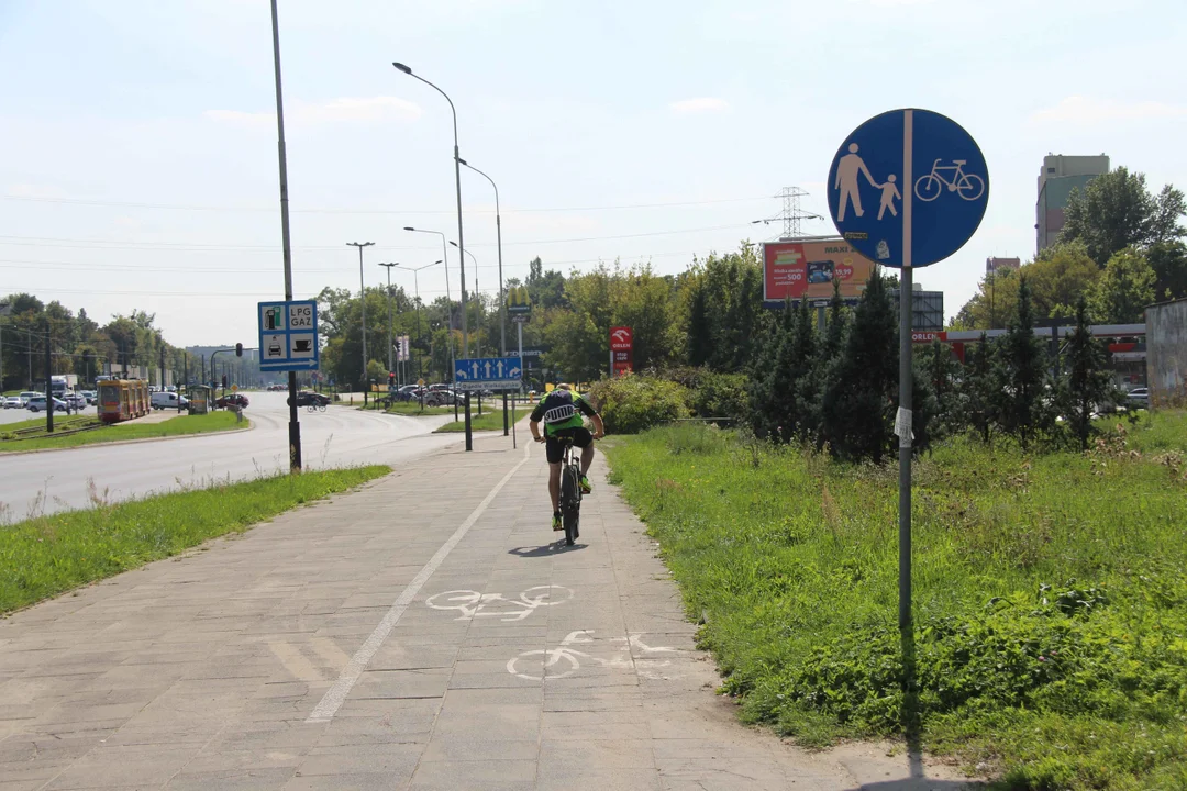 Przejazd dla rowerzystów na al. Włókniarzy w Łodzi