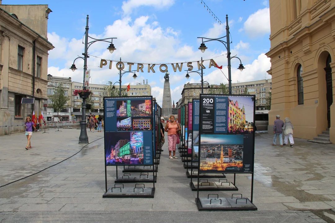 Niezwykłe wystawy o historii naszego miasta na ulicy Piotrkowskiej