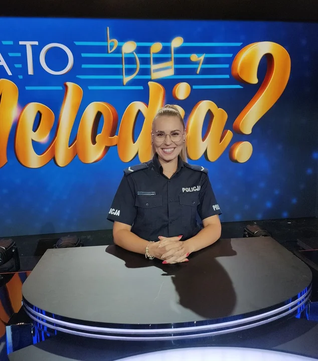 Sierżant Żaneta Dulska znowu stanęła przed kamerami. Tym razem wystąpiła w teleturnieju "Jaka to melodia?" - Zdjęcie główne