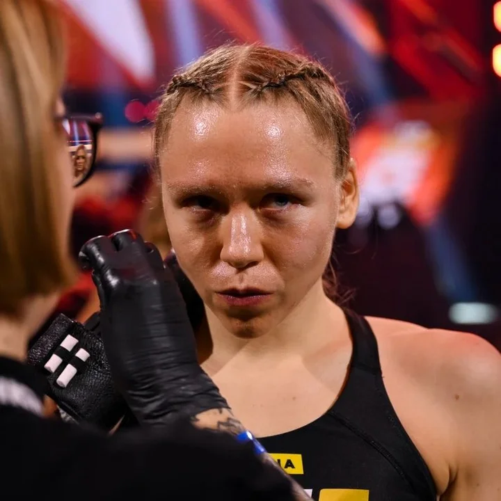 Walczy z przemocą wobec kobiet, bijąc się w klatce MMA z... kobietą? Maja Staśko, najbardziej kontrowersyjna polska aktywistka,  podzieli się honorarium za walkę z łódzką organizacją - Zdjęcie główne