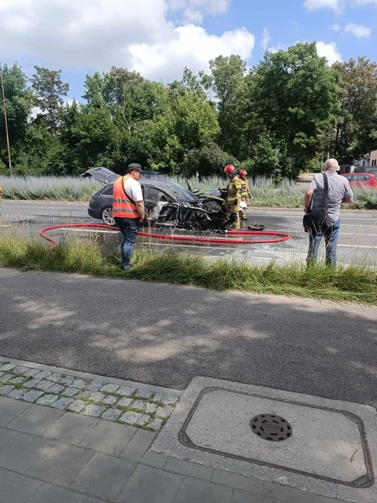 Pożar auta na Kopcińskiego w Łodzi