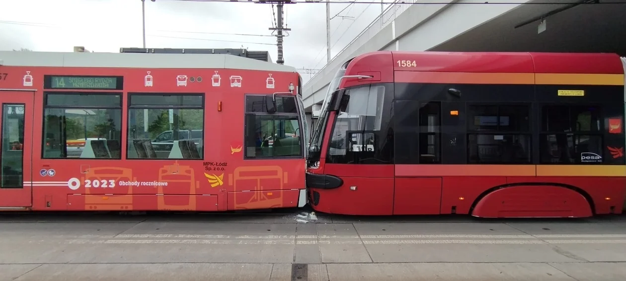Zderzenie tramwajów przy dworcu Kaliskim w Łodzi