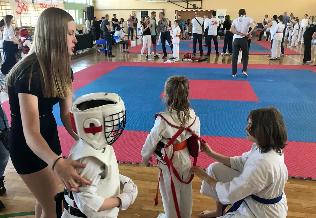 Wielka ambicja dzieci, emocje sportowców i rodziców. Turniej karate w Płocku [ZDJĘCIA] - Zdjęcie główne