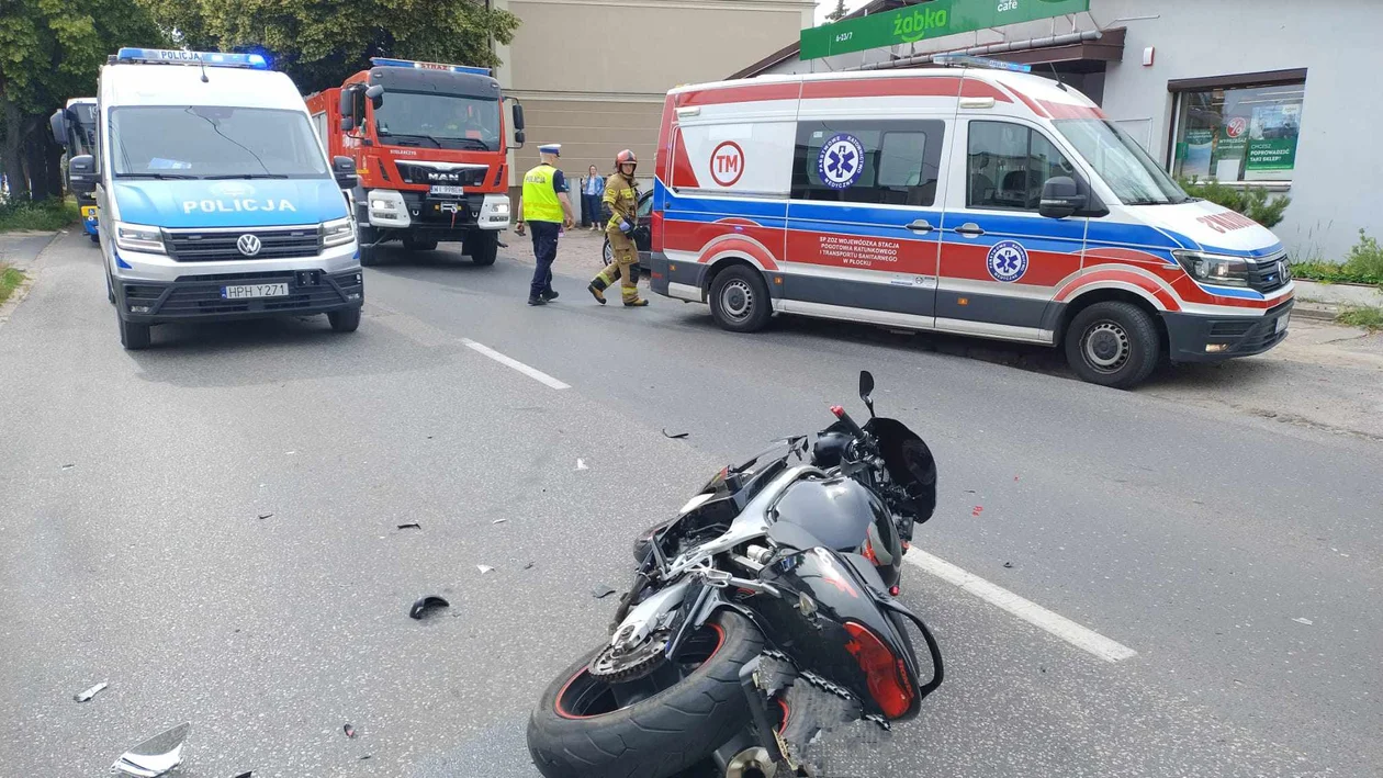 Wypadek z udziałem motocyklisty w Płocku [ZDJĘCIA[ - Zdjęcie główne