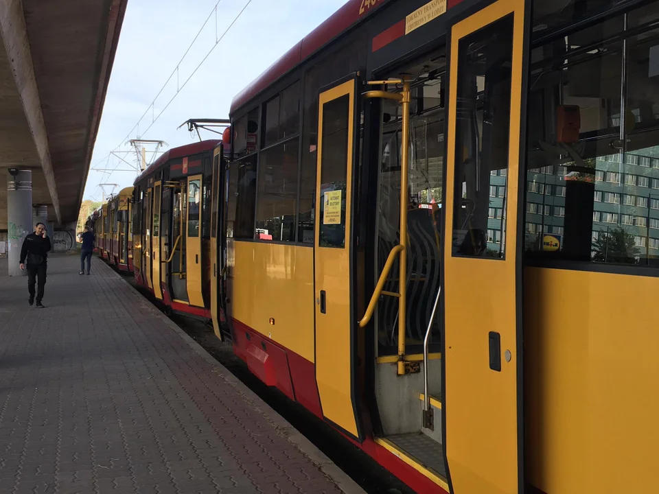 Utrudnienia dla podróżnych MPK Łódź po zaniku napięcia przy dworcu Łódź Kaliska