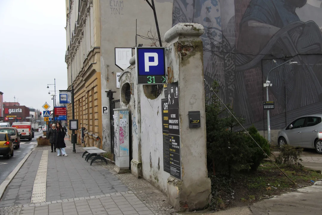 Parkingi w Łodzi - ile zapłacisz za parking w centrum?
