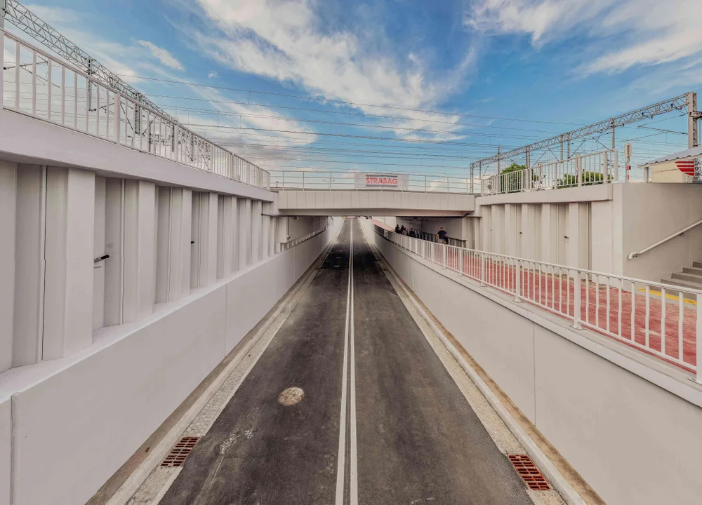 Ma ponad 300 metrów długości, a wart jest prawie 24 mln zł. Jeden z tuneli na trasie kolejowej Łódź-Warszawa gotowy! [zdjęcia] - Zdjęcie główne