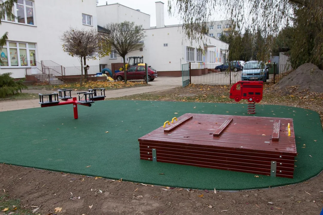 Nowy plac zabaw w Płocku. Powstał przy miejskim przedszkolu - Zdjęcie główne