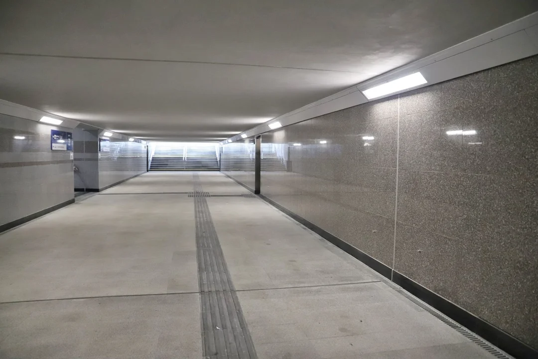 Tunel na dworcu PKP w Kutnie został otwarty. Mieszkańcy mówią o pierwszych niedociągnięciach