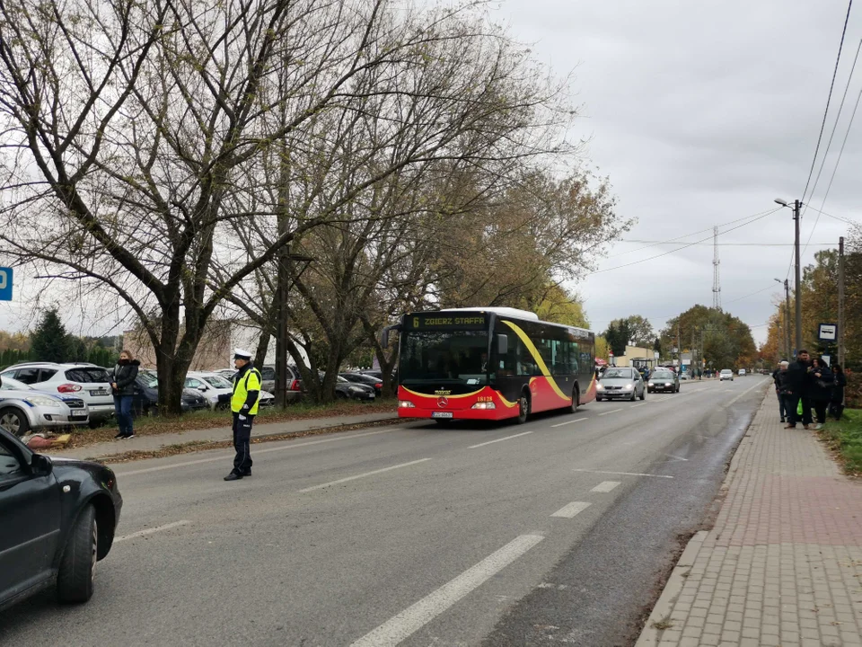 Dzień Wszystkich Świętych na cmentarzu komunalnym w Zgierzu