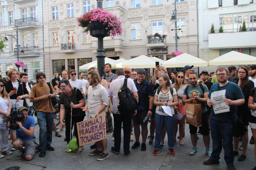 „Pogrzeb Łódzkiej Komunikacji Miejskiej” na Piotrkowskiej