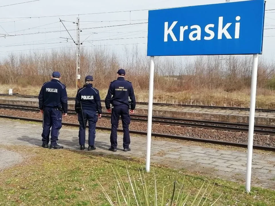 Wspólna akcja łęczyckiej policji i straży ochrony kolei. Na czym polegała? - Zdjęcie główne