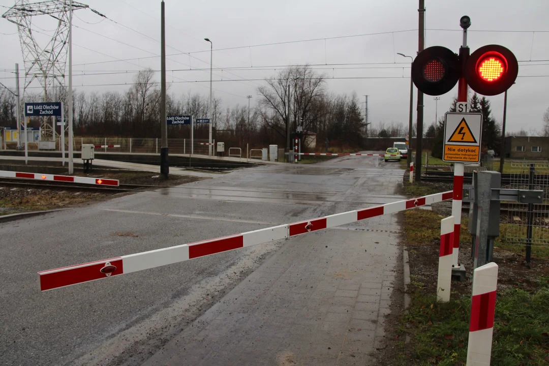 Wyłamanie rogatki na przejeździe kolejowym przy przystanku Łódź Olechów Zachód