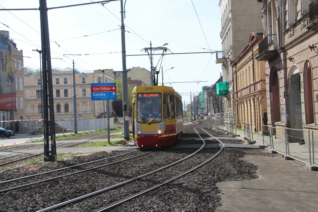 Pierwszy dzień z tramwajowym bajpasem w centrum miasta. Jak jeżdżą łódzkie tramwaje? [ZDJĘCIA] - Zdjęcie główne