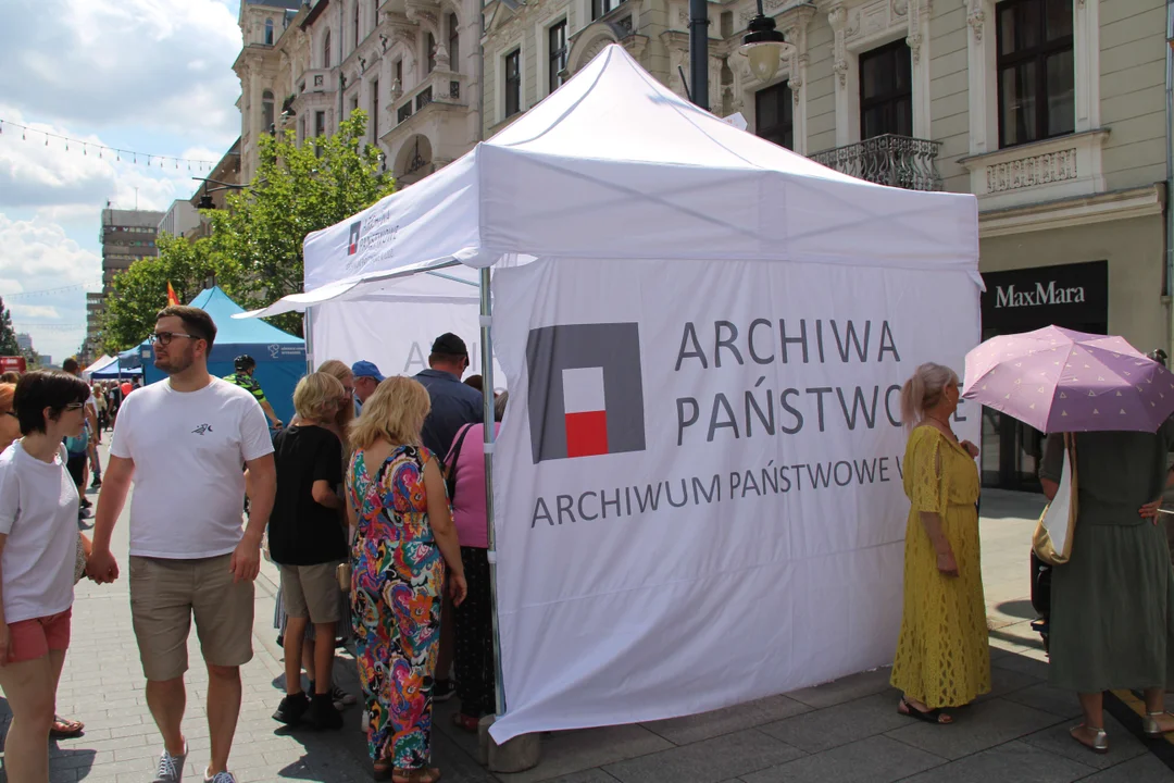 Niezwykłe wystawy o historii naszego miasta na ulicy Piotrkowskiej