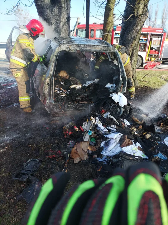 Kierowca spłonął w samochodzie pod Zgierzem