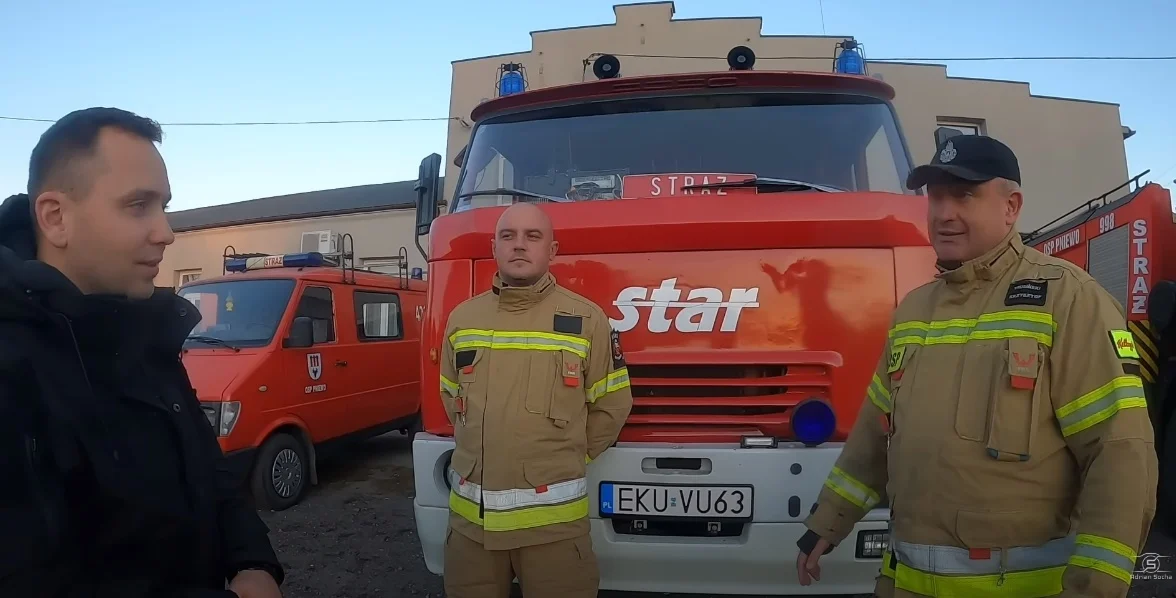 Kolejni strażacy z powiatu kutnowskiego na YouTube. Do akcji wyjeżdżają wyjątkowym wozem [ZDJĘCIA/WIDEO] - Zdjęcie główne