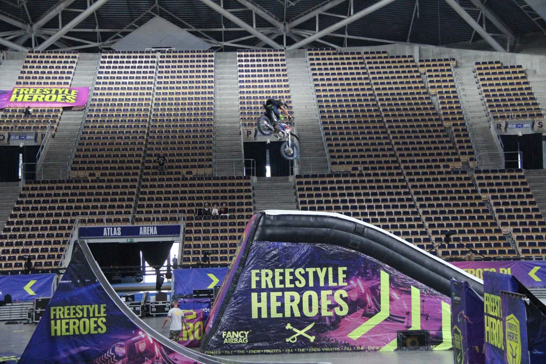 Przygotowania do Freestyle Heros w łódzkiej Atlas Arenie