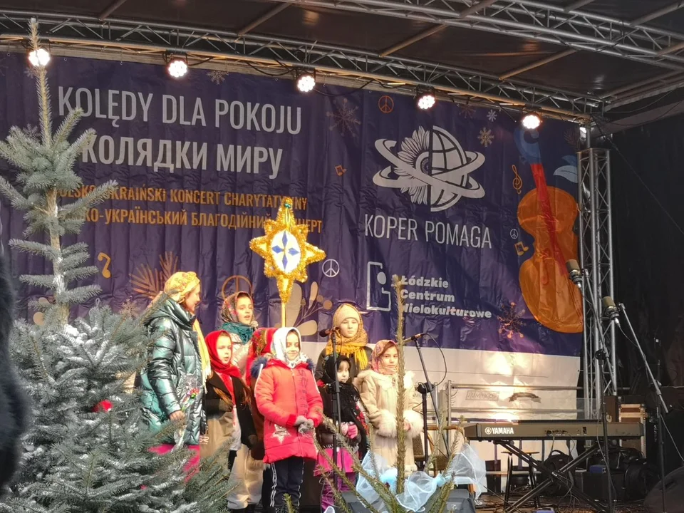 Charytatywny świąteczny koncert polsko – ukraiński "Kolędy dla pokoju". Te melodie łapią za serce! [foto i wideo] - Zdjęcie główne