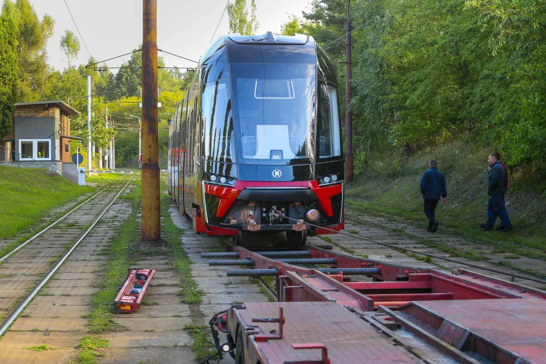 Nowe tramwaje Moderus Gamma docierają do Łodzi