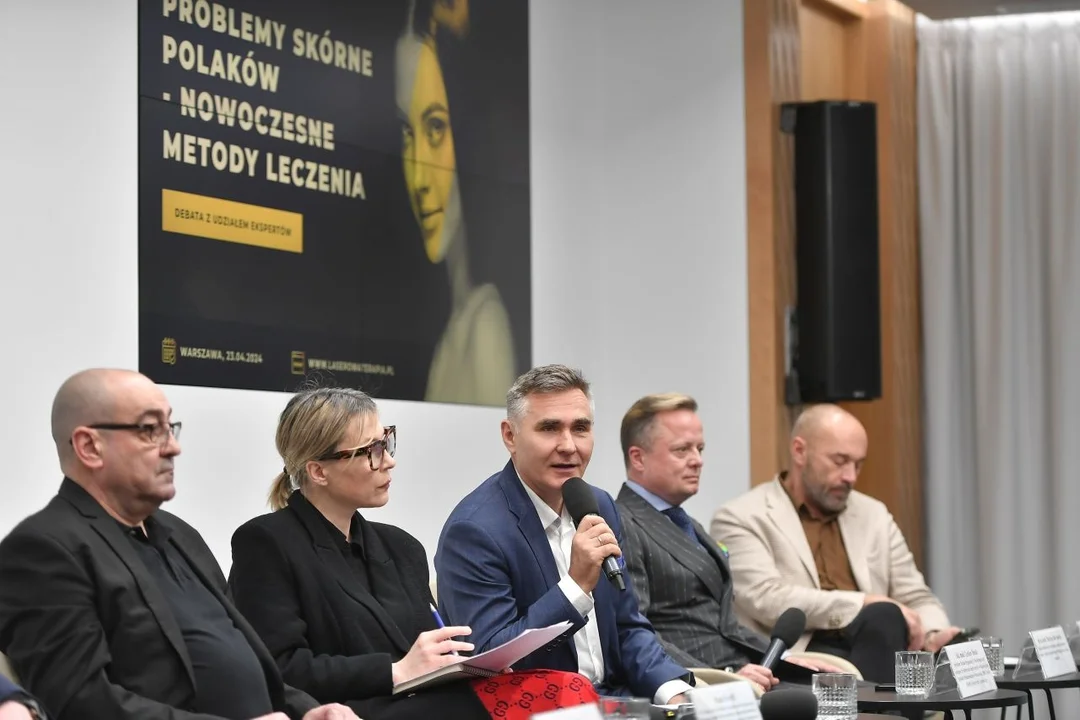 Debata „Problemy skórne Polaków - nowoczesne metody leczenia” w Centrum Prasowym PAP w Warszawie