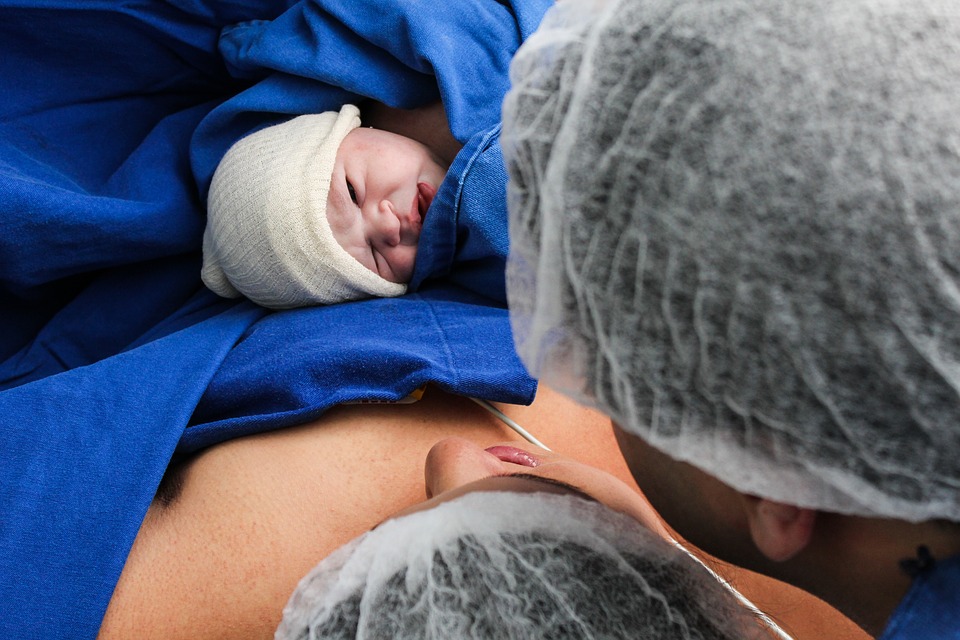 Odszkodowanie medyczne za źle przeprowadzony poród kleszczowy - Zdjęcie główne