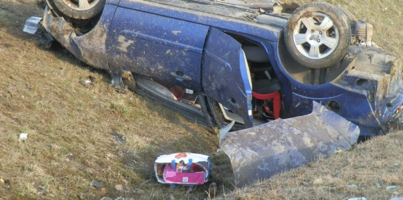 Dramatyczne skutki wypadku na A1. Nie żyje 1,5 roczny chłopiec - Zdjęcie główne