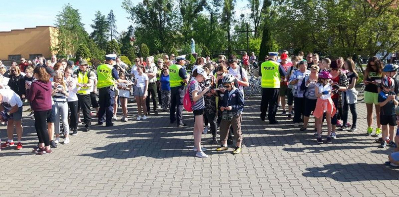 Policjanci z Gostynina i Sannik pilnowali rowerzystów na rajdach - Zdjęcie główne