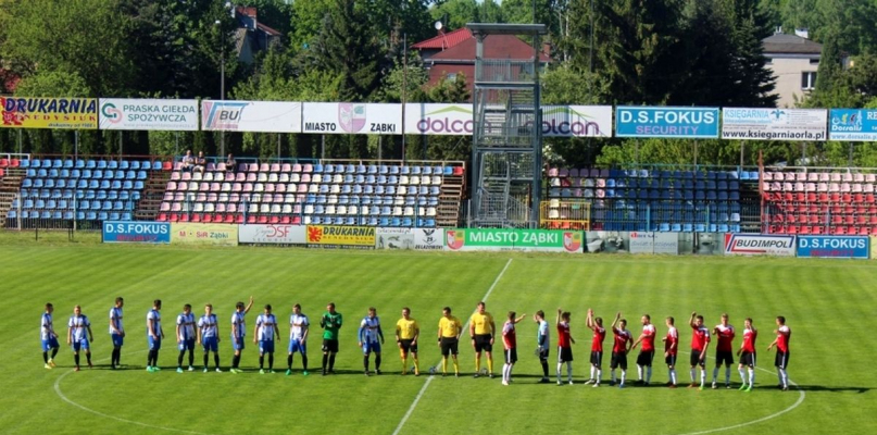 Bardzo bolesna lekcja piłki nożnej w Ząbkach - Zdjęcie główne