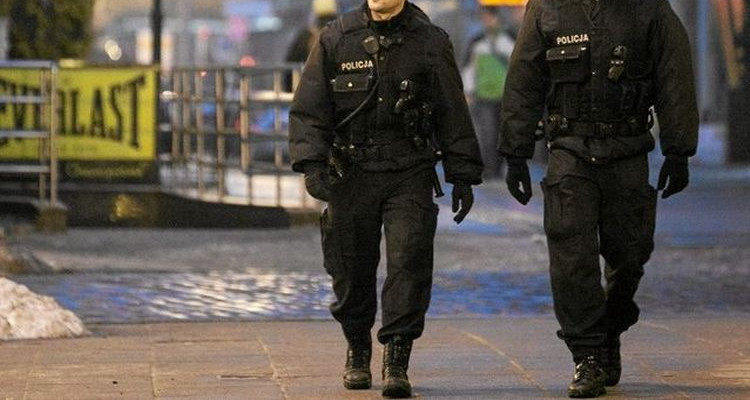 Policyjne patrole na ulicach Gostynina - Zdjęcie główne