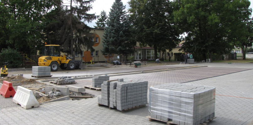 Rozpoczęto budowę parkingu obok Miejskiego Przedszkola nr 2 - Zdjęcie główne