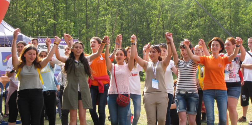 Młodzież z Armenii bawiła się na Jarmarku - Zdjęcie główne