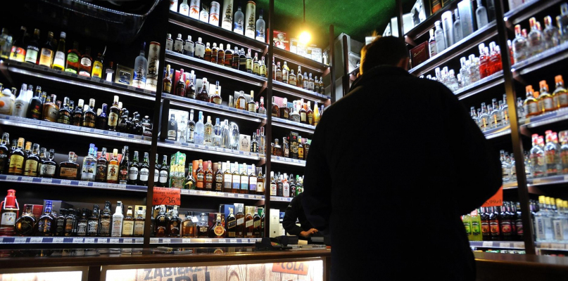 Zakaz nocnej sprzedaży alkoholu w Gostyninie? "Trudno to sobie wyobrazić" - Zdjęcie główne