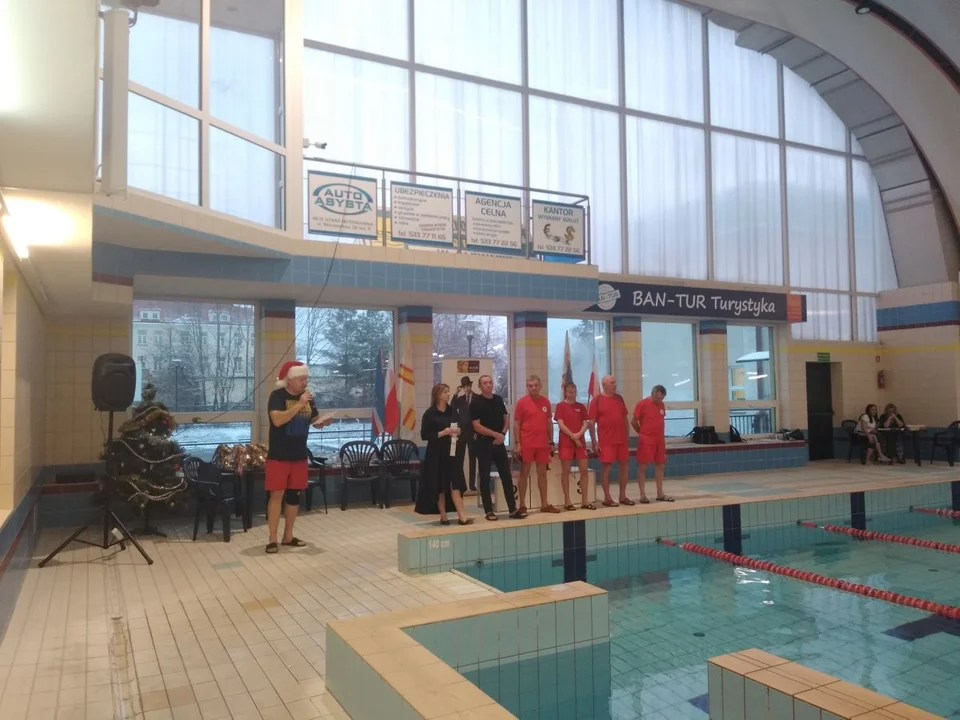 Gostynińskie zawody pływackie. Rywalizowali uczniowie szkół z Gostynina, Płocka i Kutna [ZDJĘCIA] - Zdjęcie główne