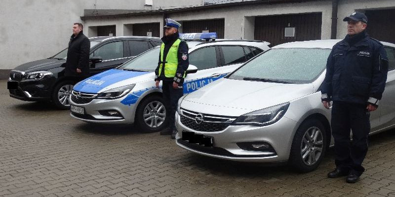 Gostynińska policja otrzymała nowe radiowozy - Zdjęcie główne